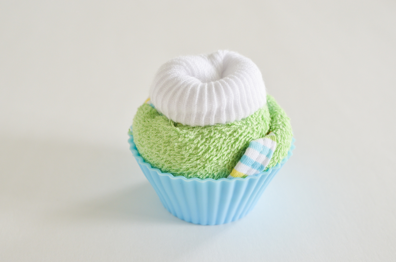 washcloth cupcakes for baby shower