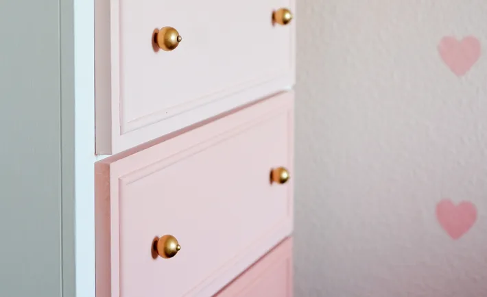 Ombre Dresser