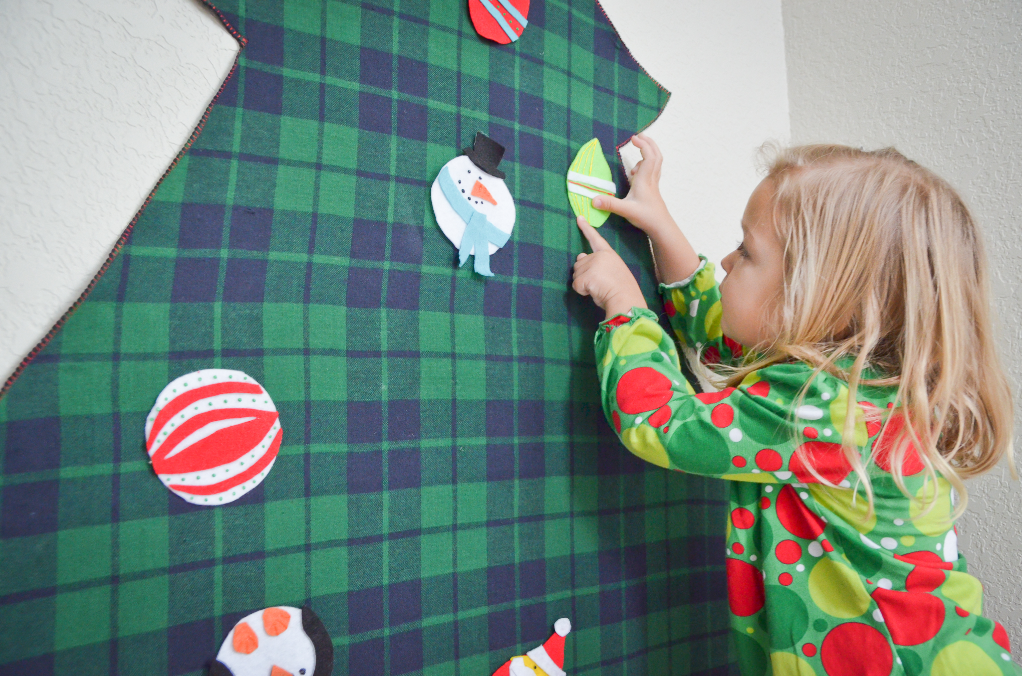 DIY Felt Christmas Tree for Kids