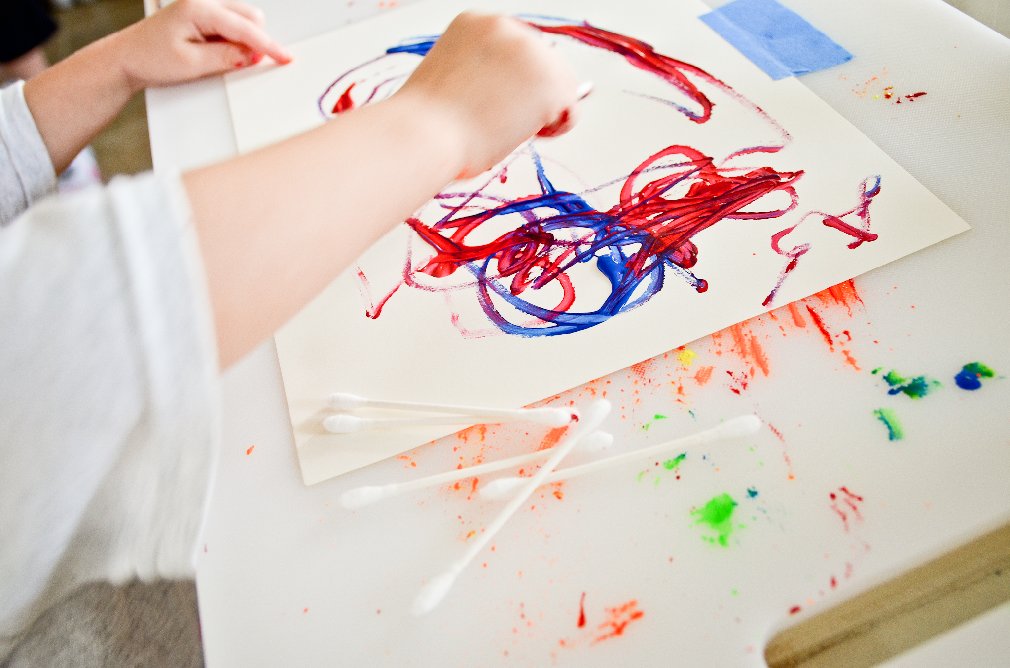 https://projectnursery.com/wp-content/uploads/2015/12/painting-with-toddlers-6.jpg