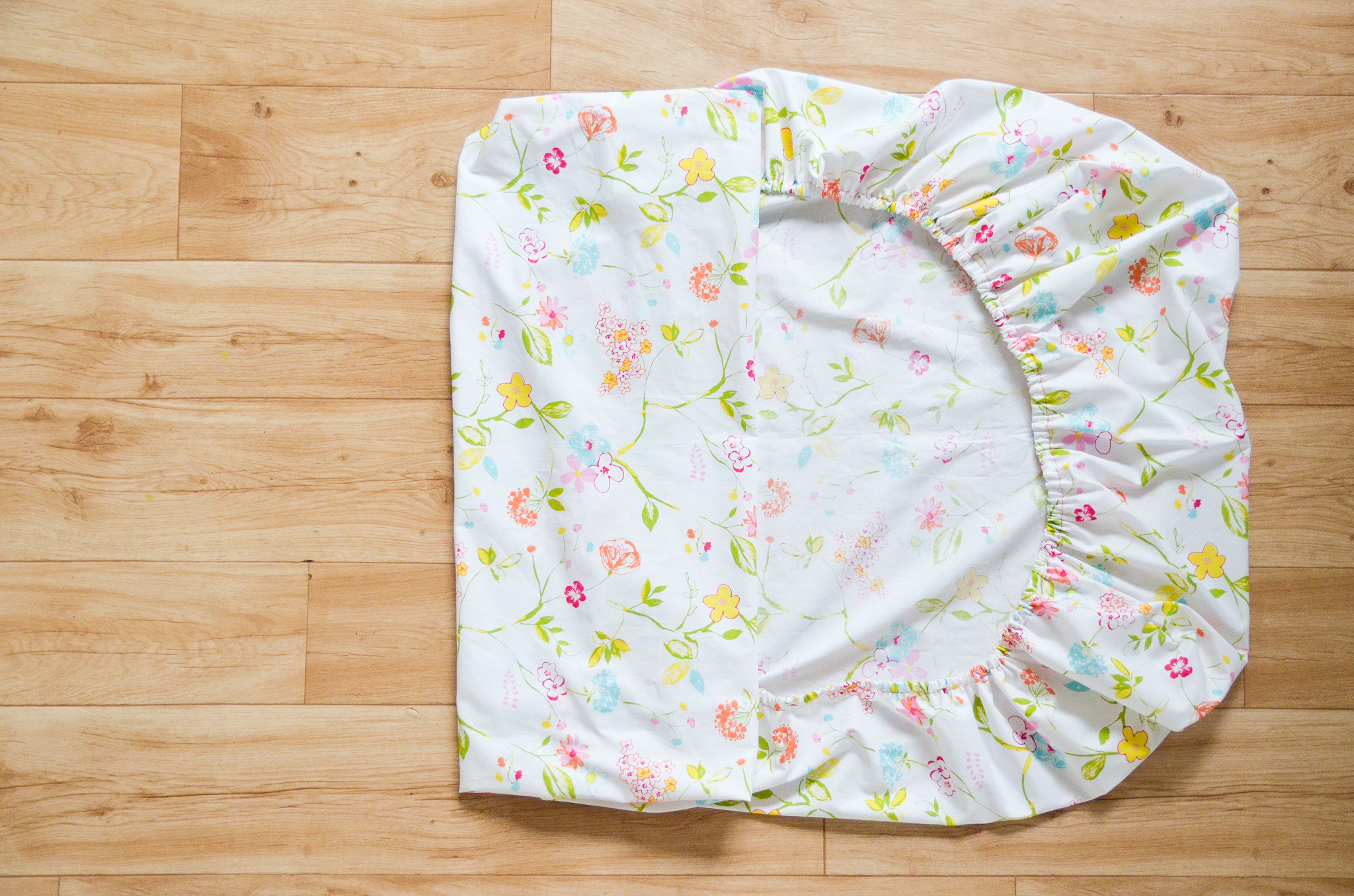 fitted crib sheet size