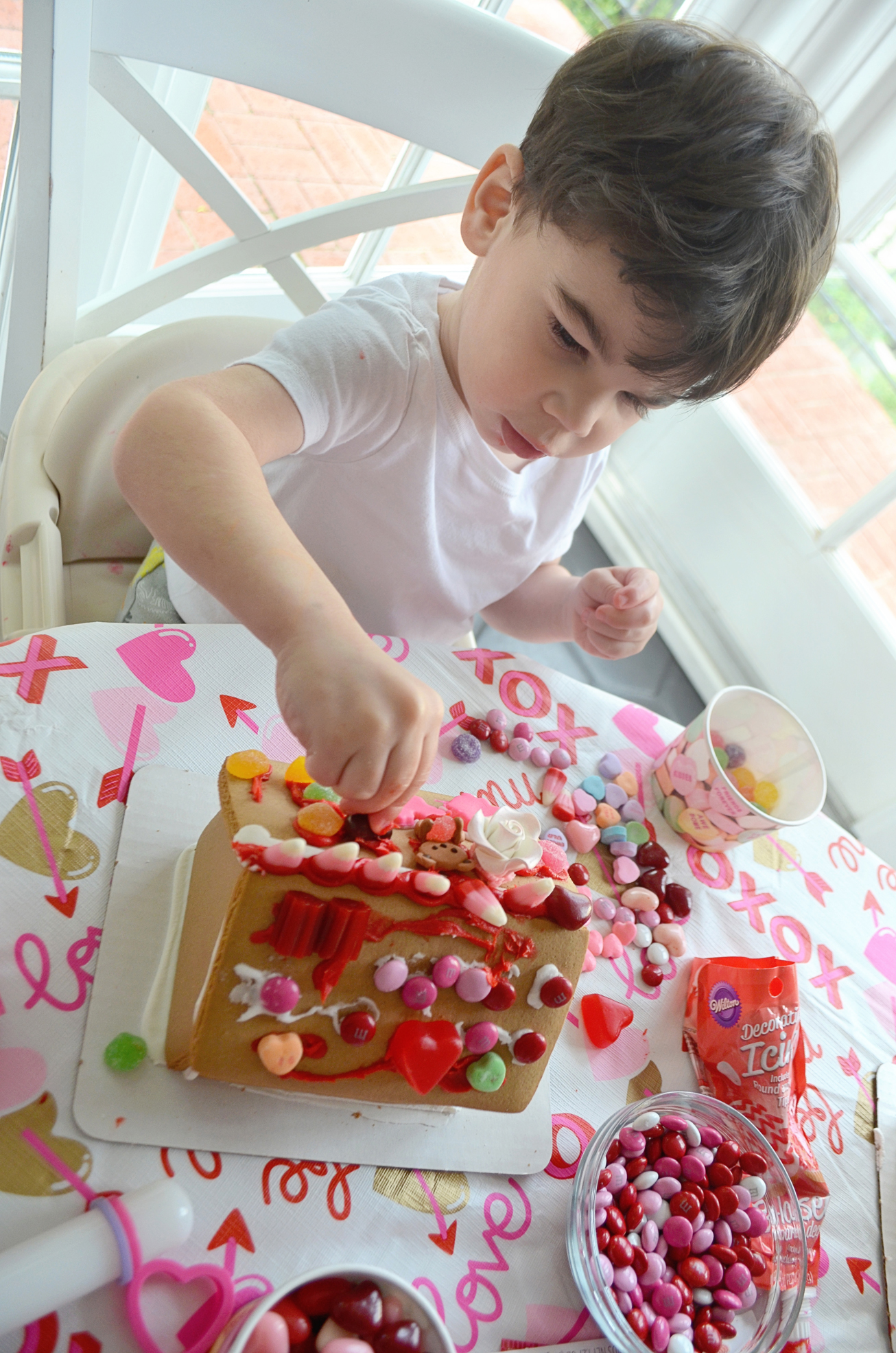 DIY Gingerbread Love Shack for Kids