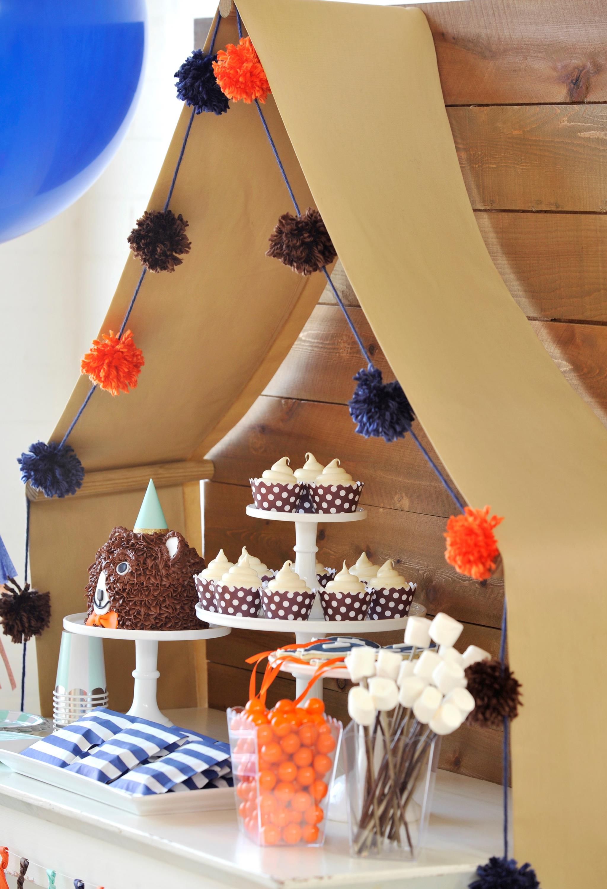 Woodland Bear Party Tent Backdrop