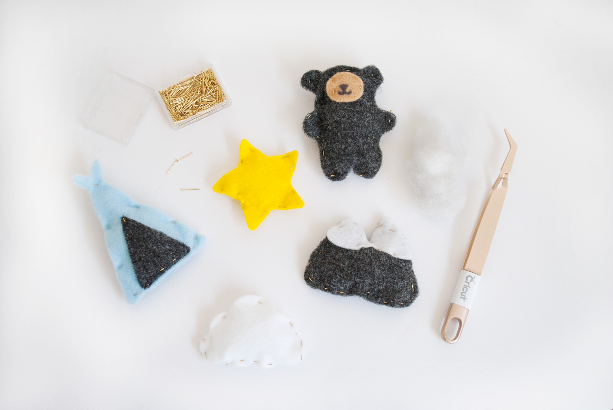 Felt Baby Mobile Tutorial