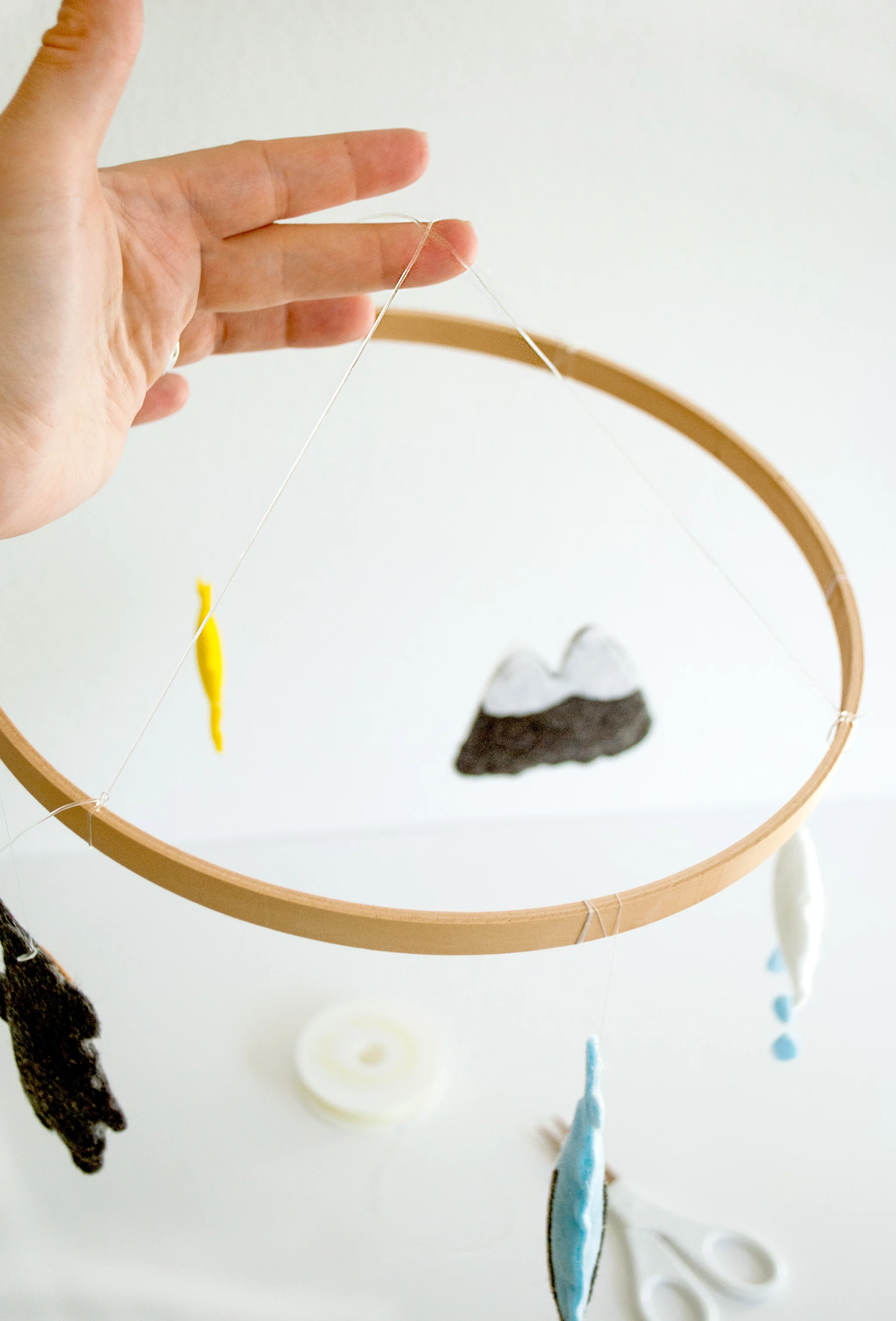 Felt Baby Mobile Tutorial