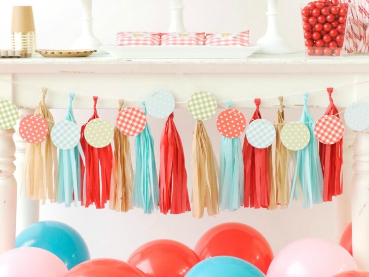 Red, Teal and Gold Party Decor