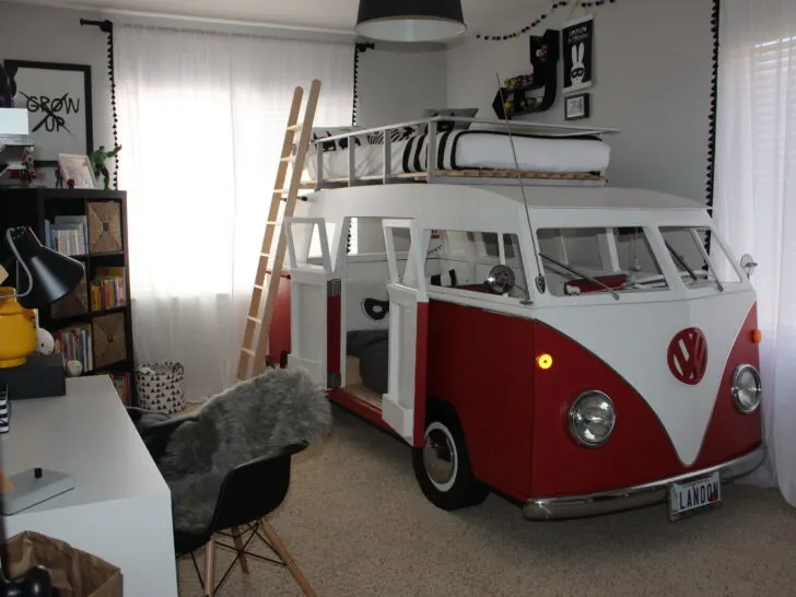 VW Bus Monochrome Superhero Big Boy Room!