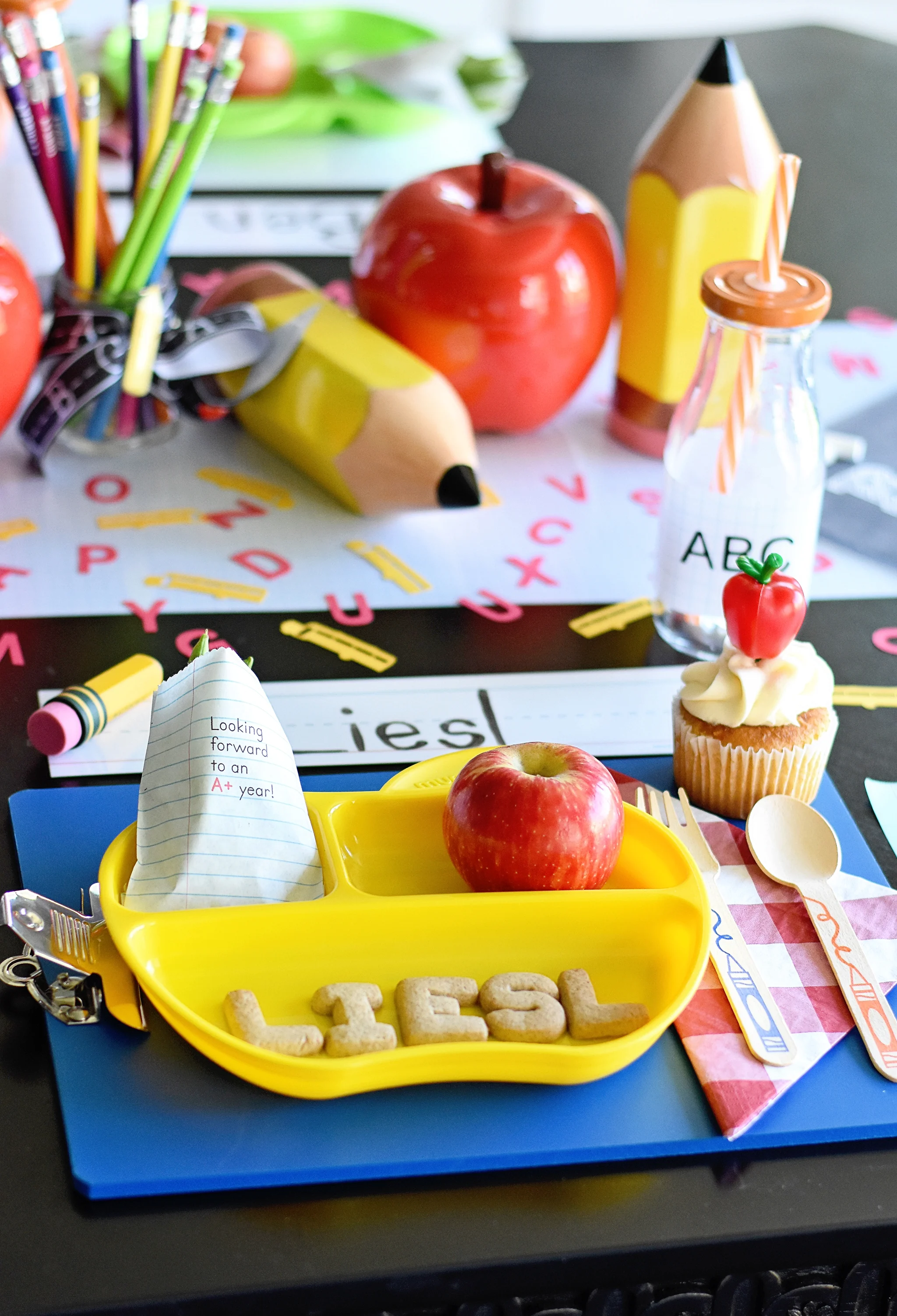 Back to School Party Table Setting