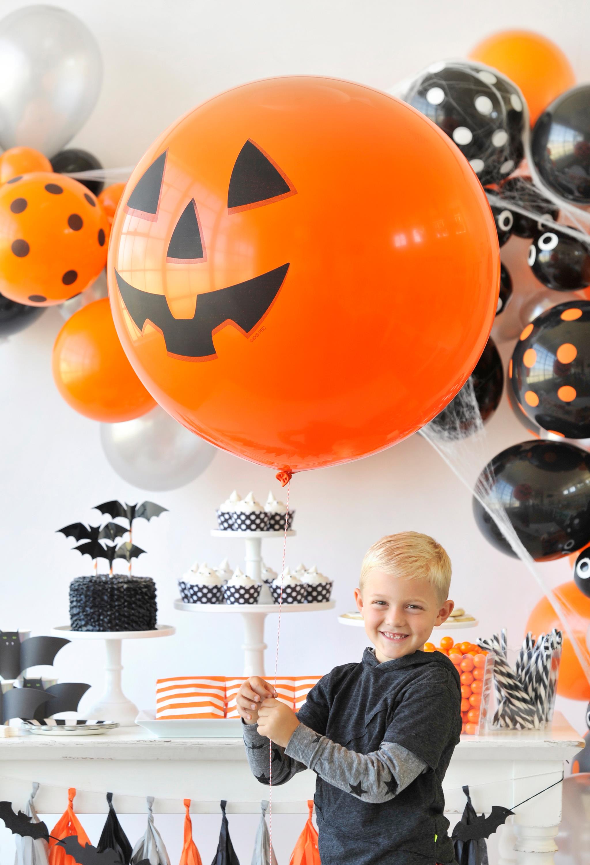 Kids Halloween Party - Giant Pumpkin Balloon