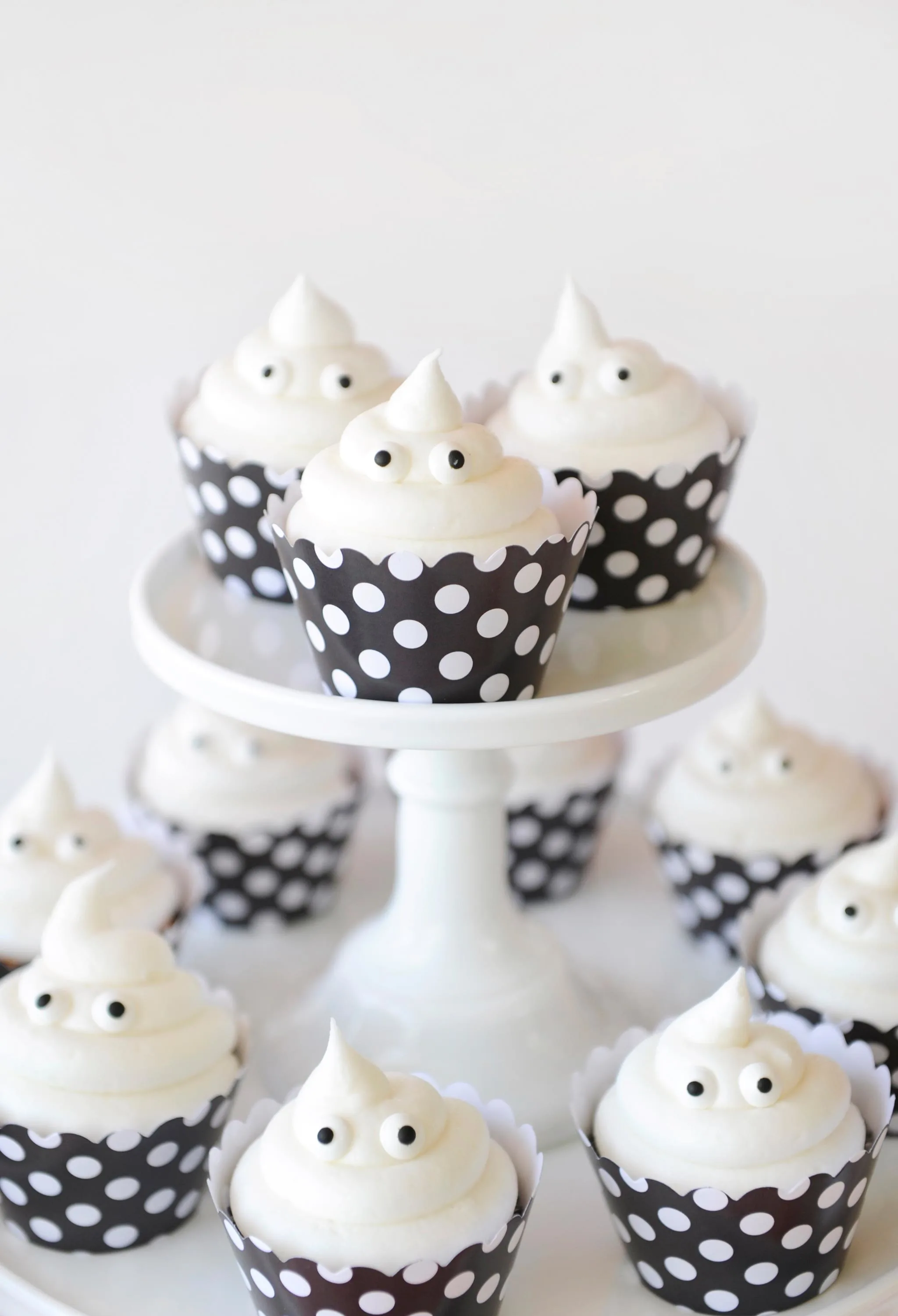 Kids Halloween Party - Ghost Cupcakes