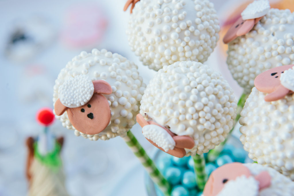 Barnyard Themed Birthday Party - Sheep Cake Pops