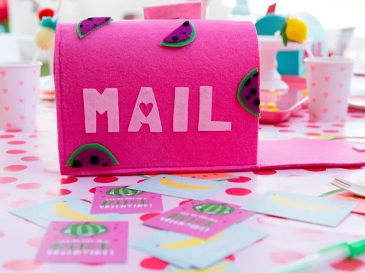 Felt Valentine's Day Mailbox for Kid's Valentine Exchange