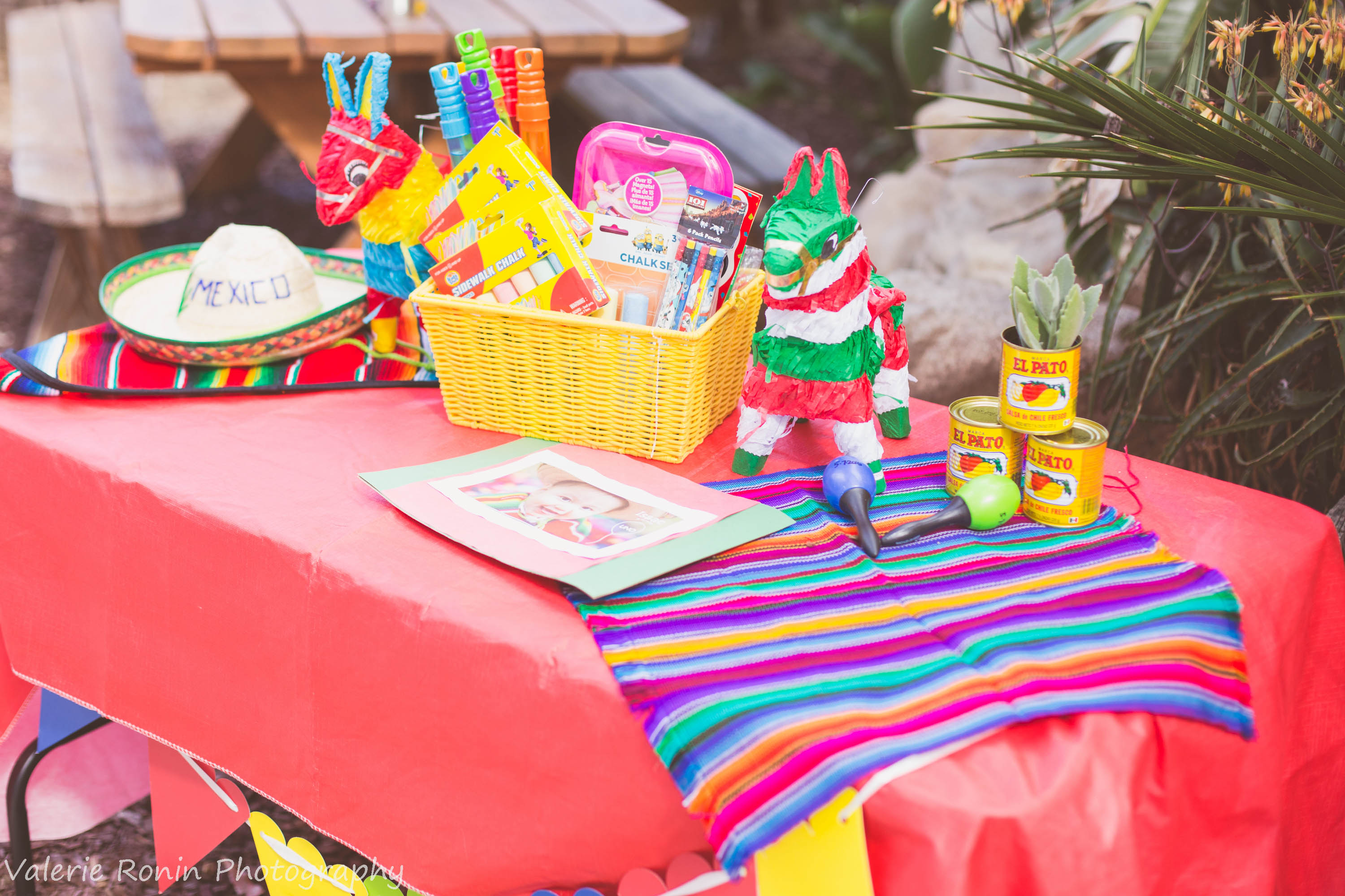 Mexican theme table  Mexican party theme, Mexican theme party decorations,  Quince themes