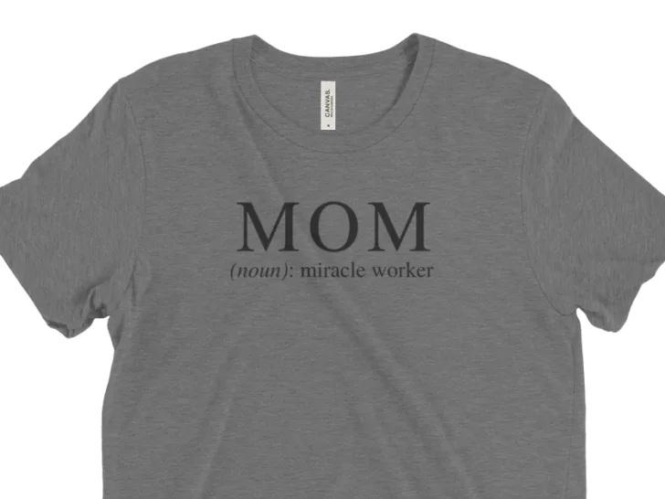 Mom Miracle Worker Tee