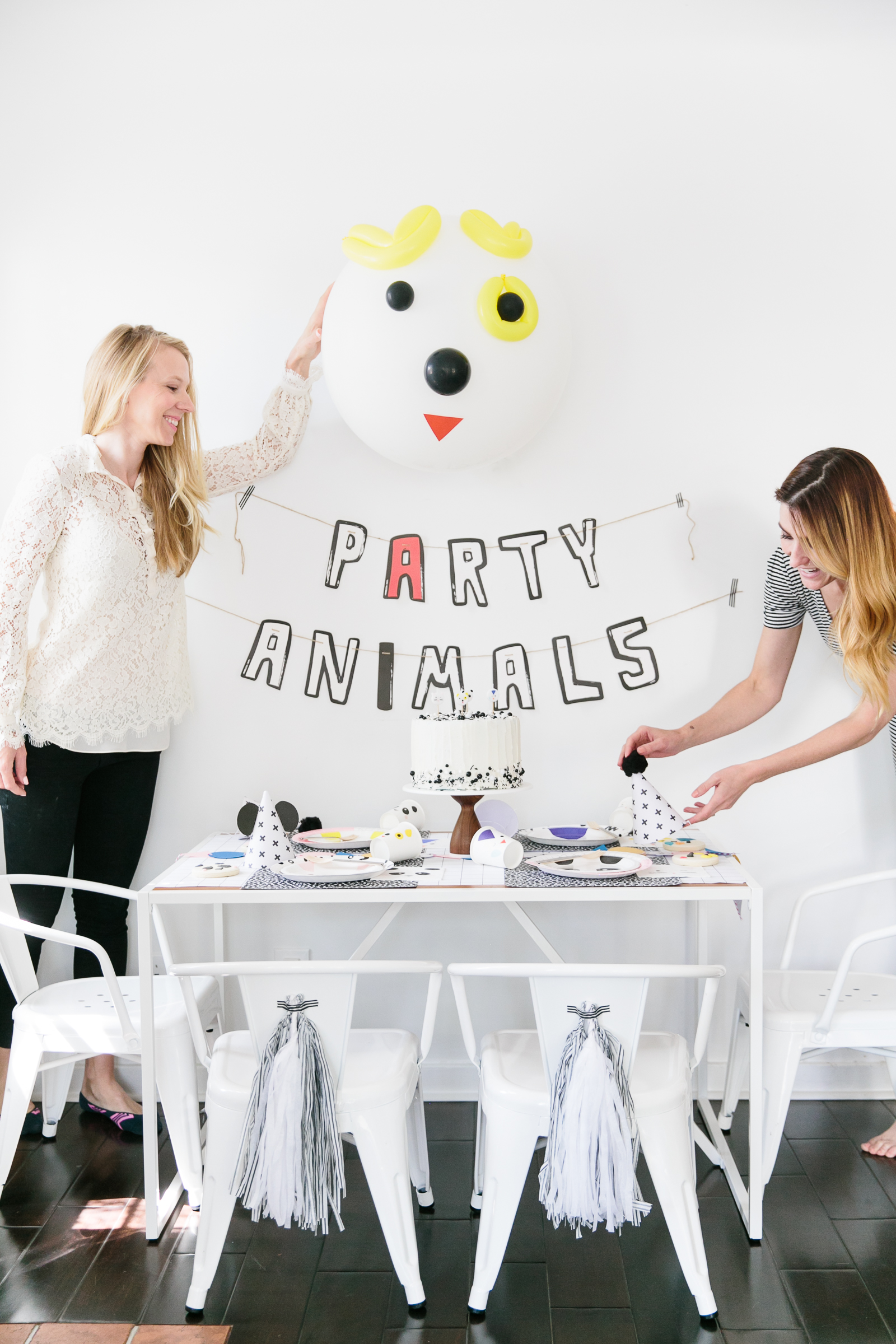 Party Animals Banner and Dog Balloon