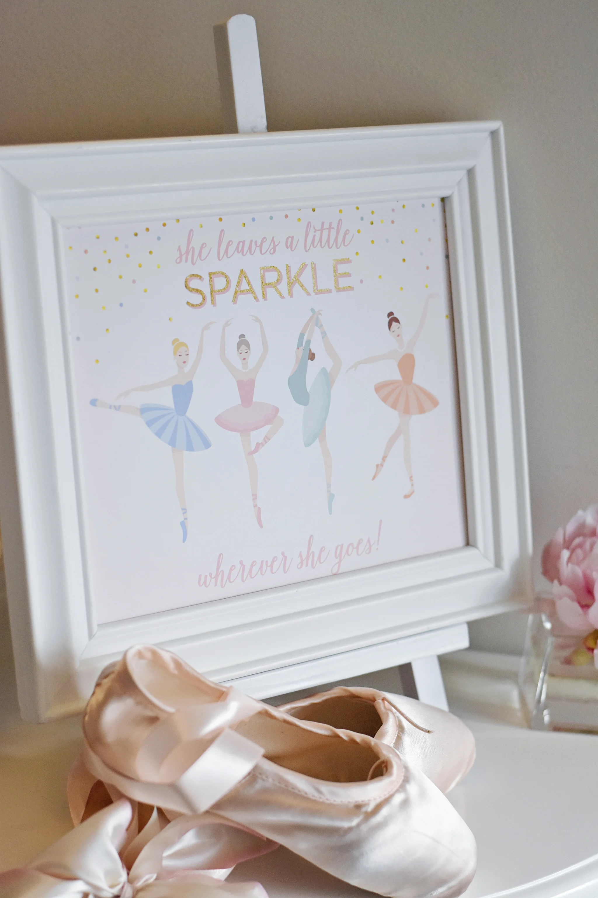 Printable Party Signage: She leaves a Sparkle wherever she goes!