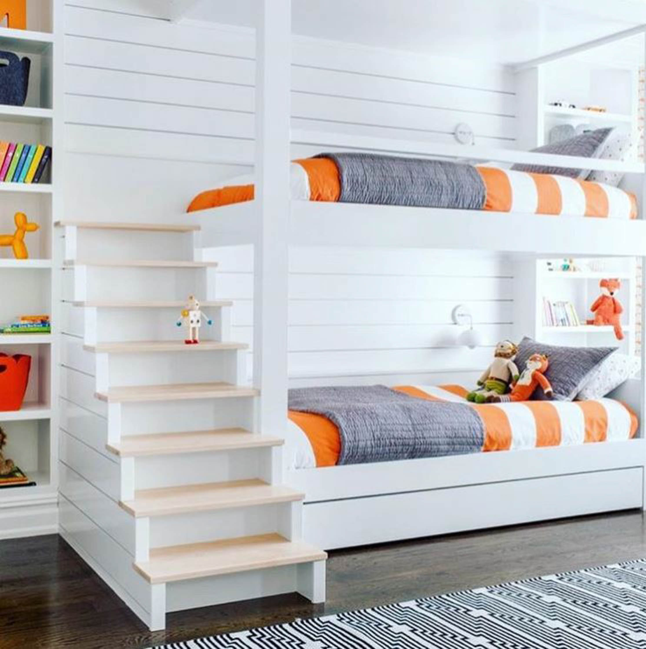двухъярусная кровать для детей с шкафом для маленькой комнаты