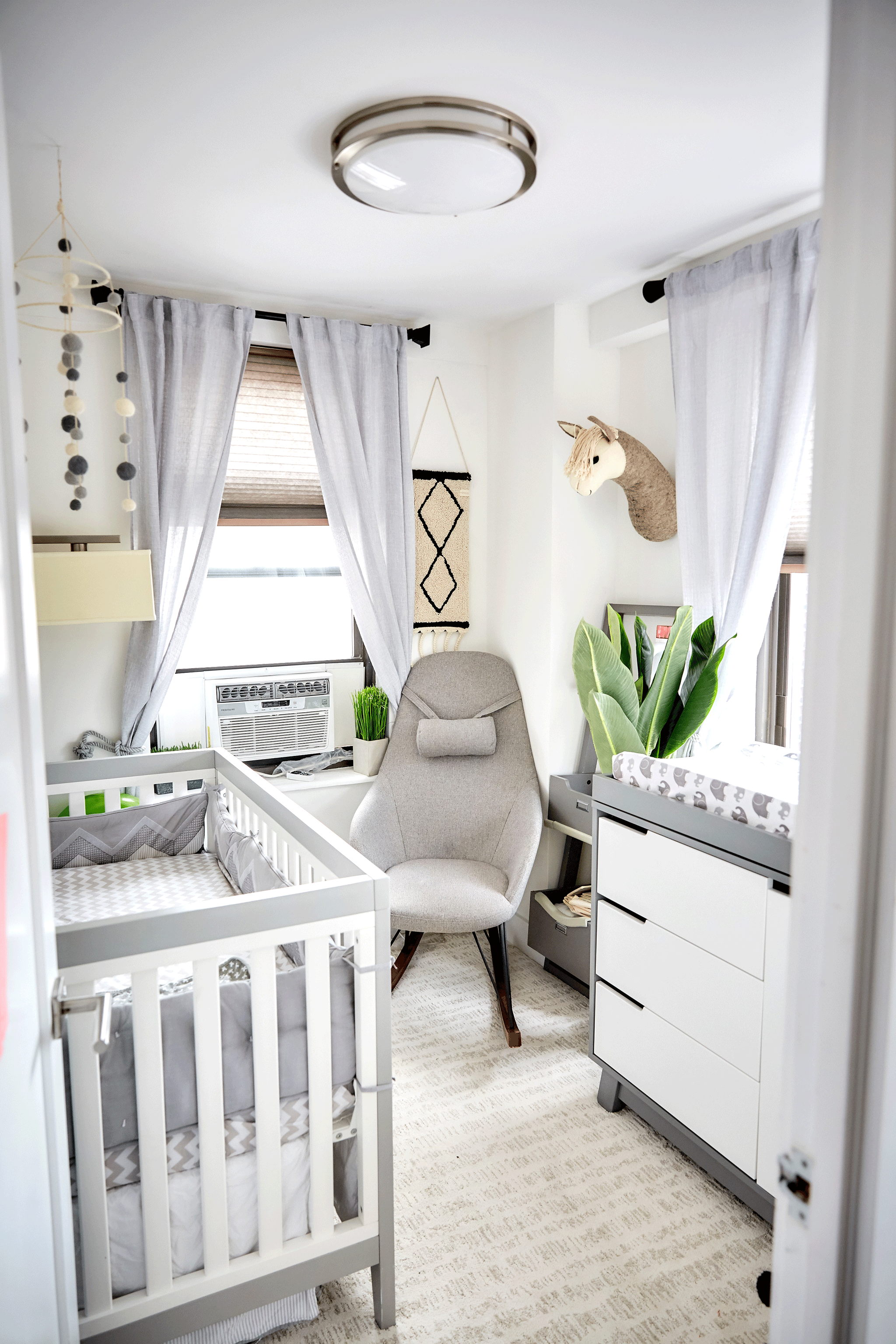 nursery set up ideas for small rooms