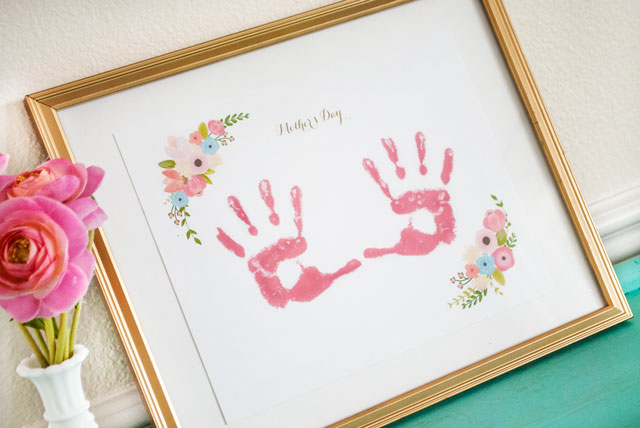 Free Printable for Baby's Handprints on Mother's Day