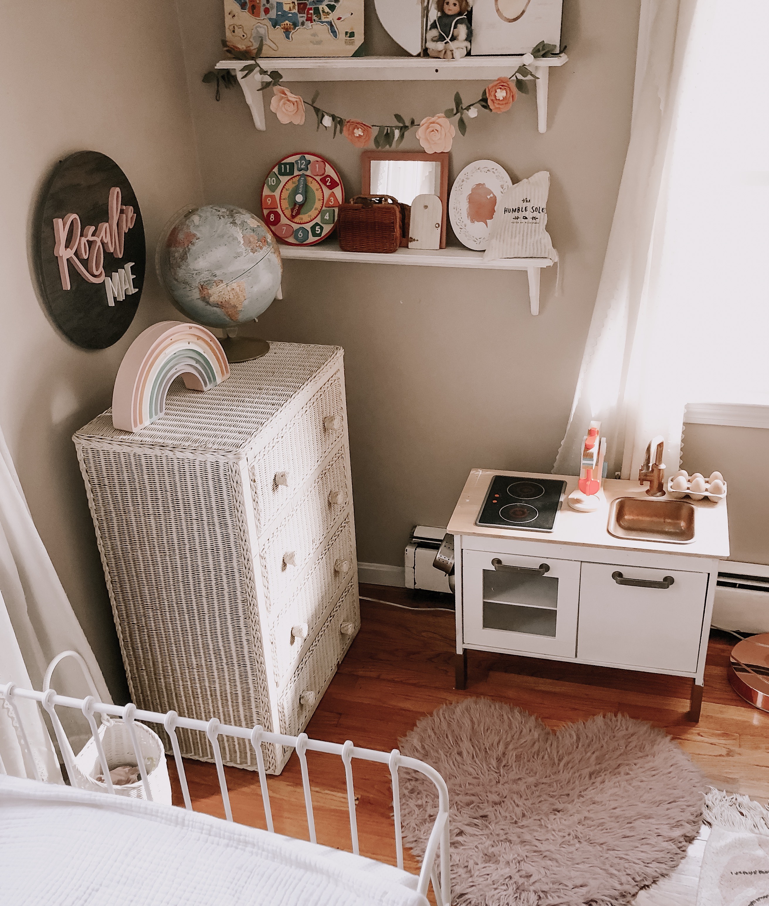 Play Space in Girl's Bedroom