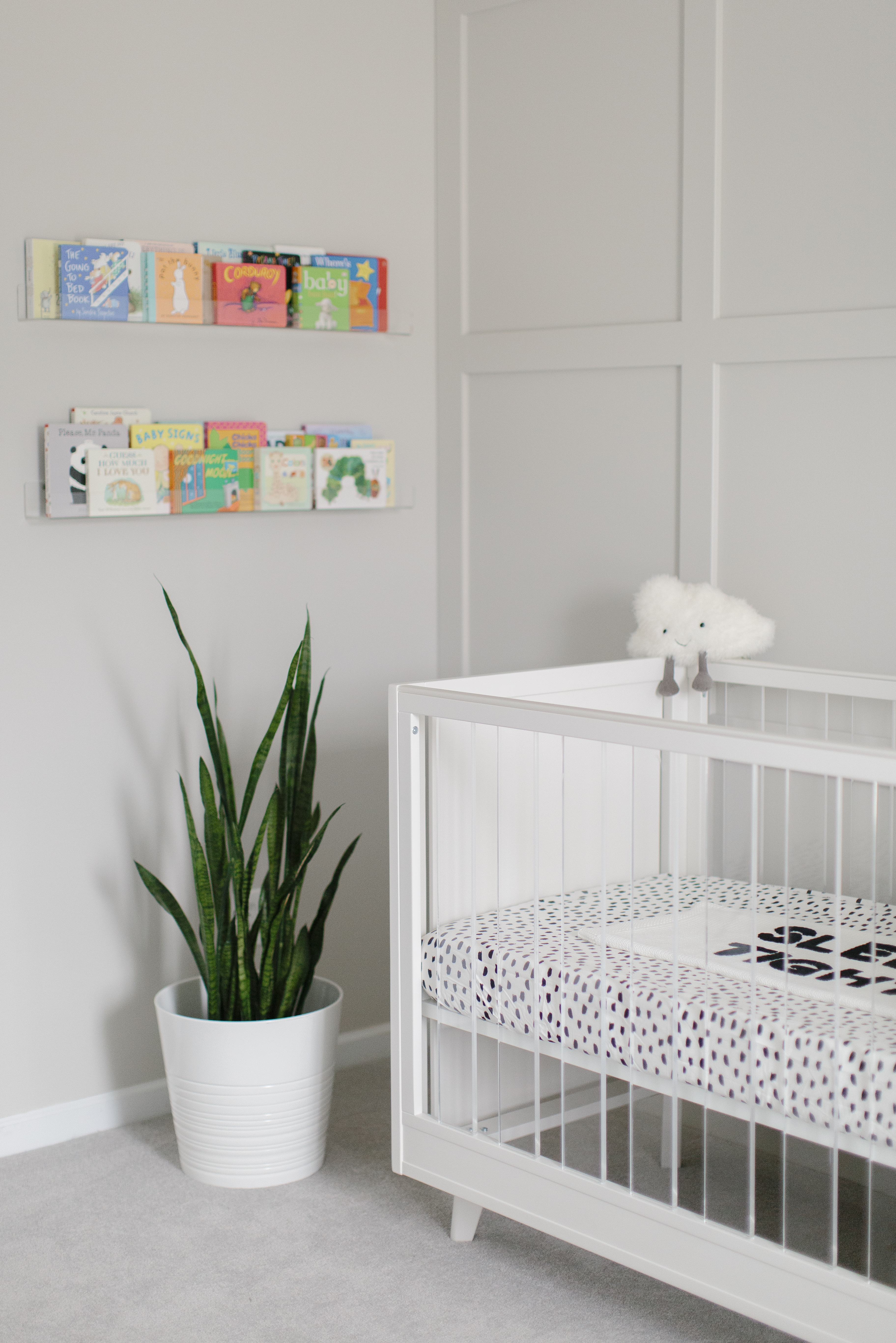 Crib / Bookshelves