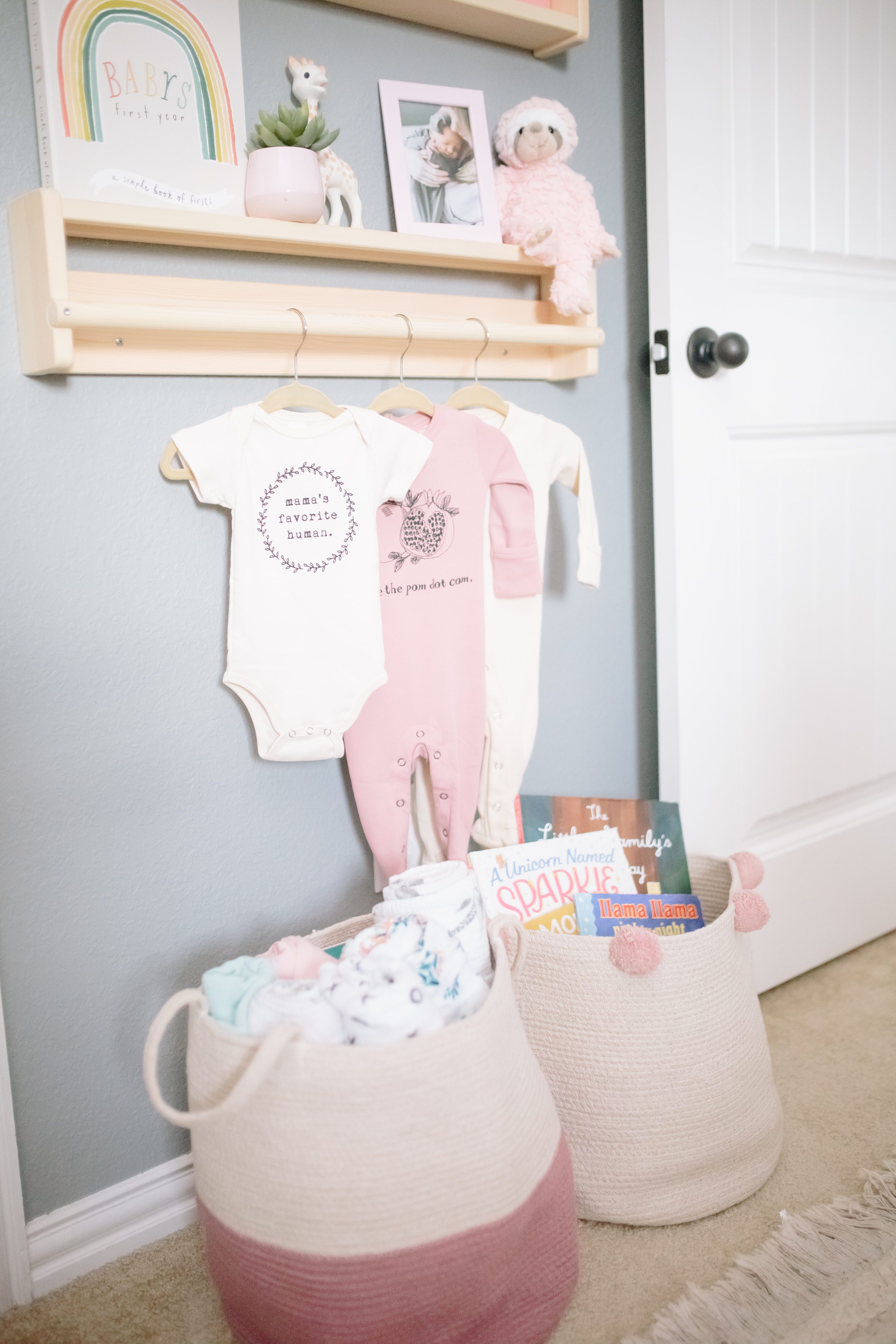 Nursery Shelving with Clothes Hanging Rod and Storage Baskets