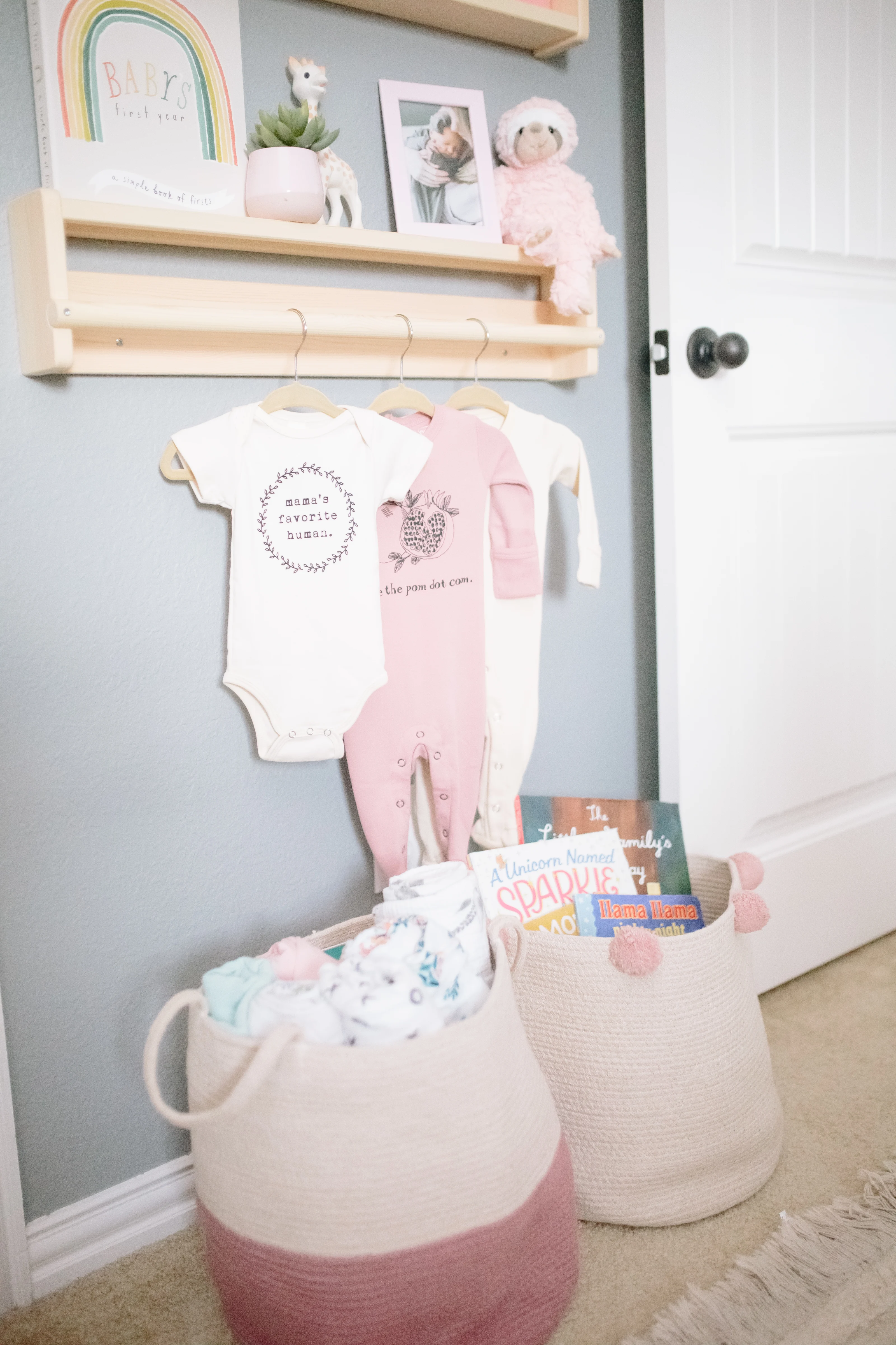 Nursery Shelving with Clothes Hanging Rod and Storage Baskets
