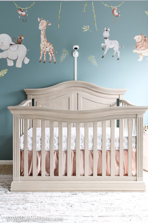 Girl jungle 2024 theme nursery