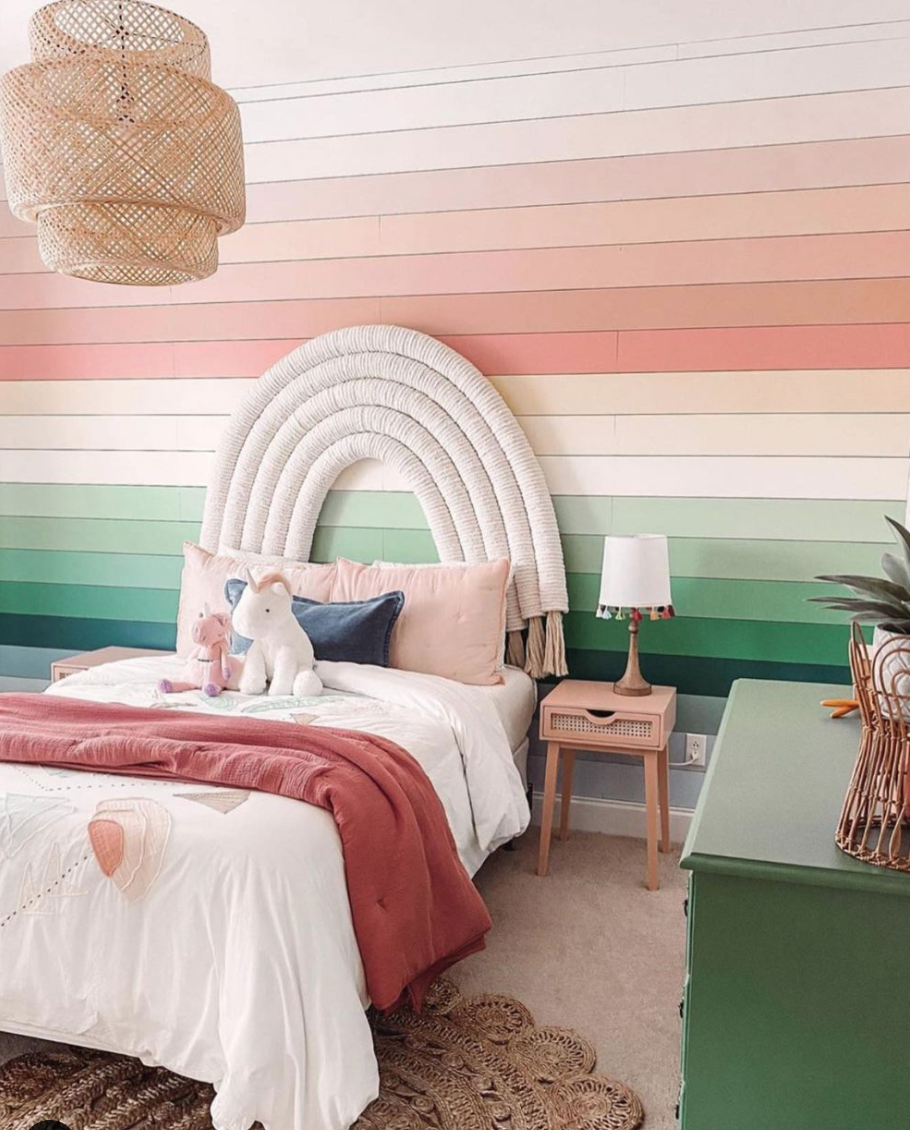 Rainbow Reinvented
Girls Room by @jessiegirlhome
