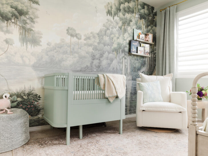 Baby nursery store with daybed