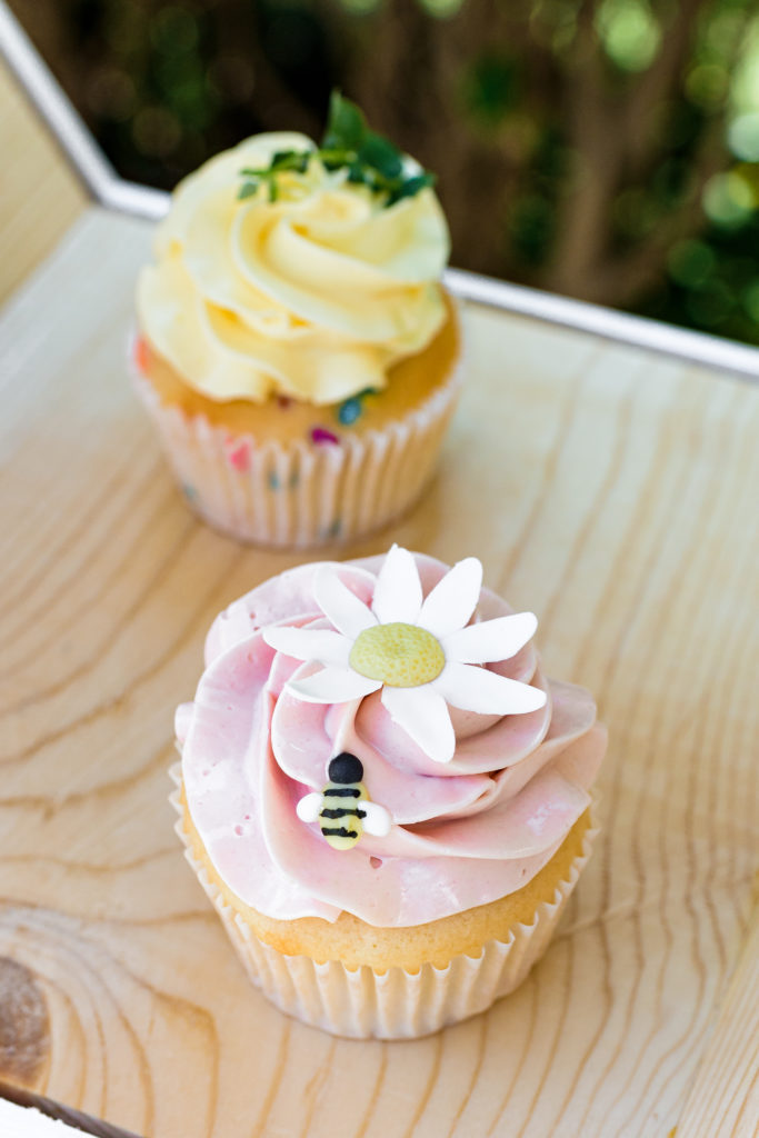 Bee and Daisy Cupcakes