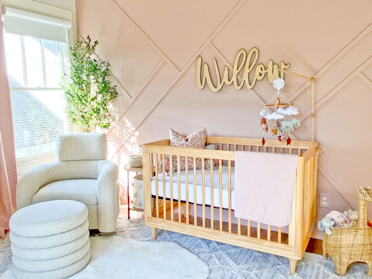 Mauve nursery hot sale decor